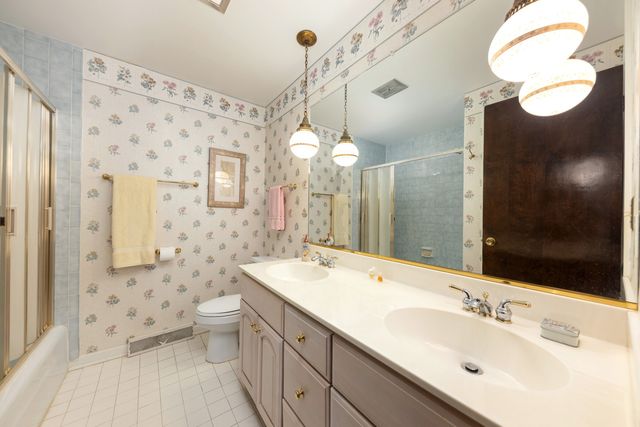 2021 Alschuler Drive, Aurora, IL 60506