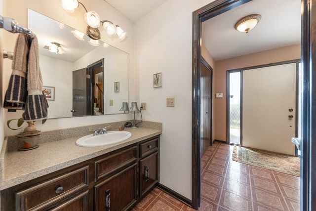 2021 Alschuler Drive, Aurora, IL 60506