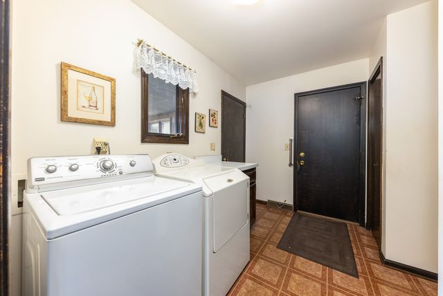 2021 Alschuler Drive, Aurora, IL 60506