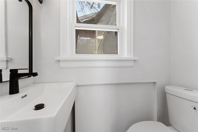 3406 Henderson Road, Cleveland Heights, OH 44112