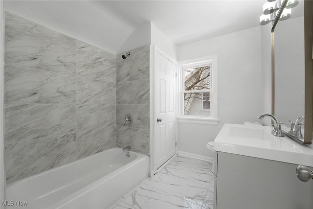 3406 Henderson Road, Cleveland Heights, OH 44112