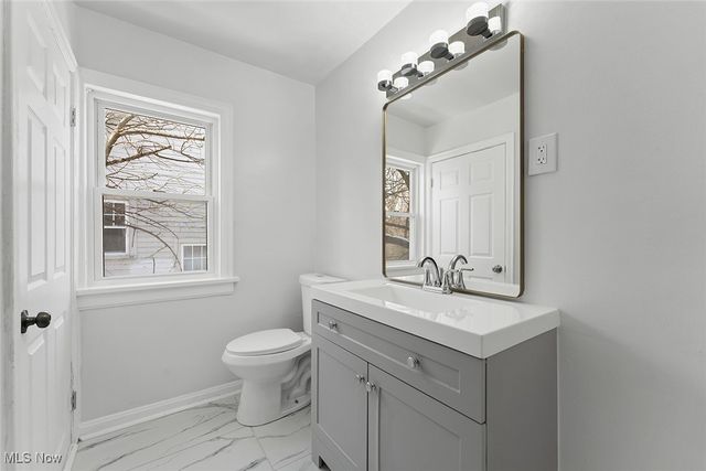 3406 Henderson Road, Cleveland Heights, OH 44112