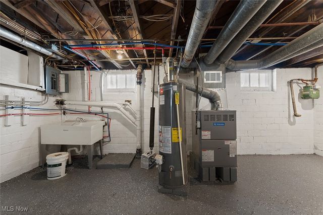 3406 Henderson Road, Cleveland Heights, OH 44112