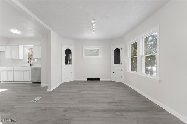 3406 Henderson Road, Cleveland Heights, OH 44112