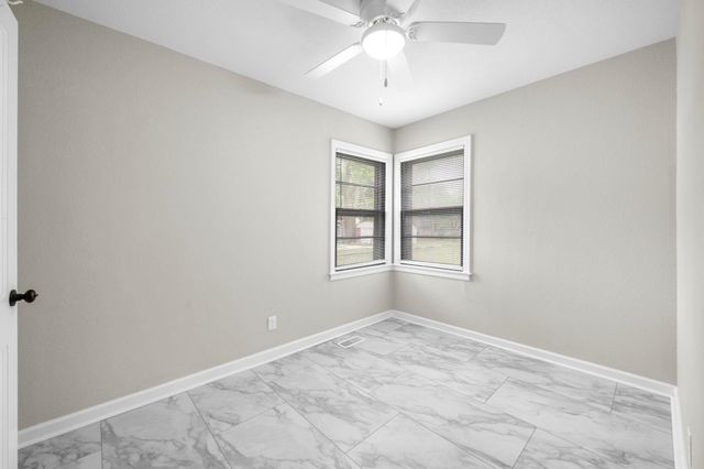 1861 N Litchfield St, Wichita, KS 67203