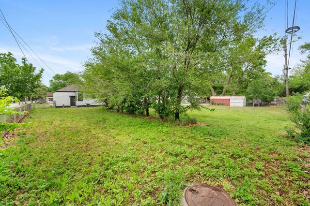 1861 N Litchfield St, Wichita, KS 67203