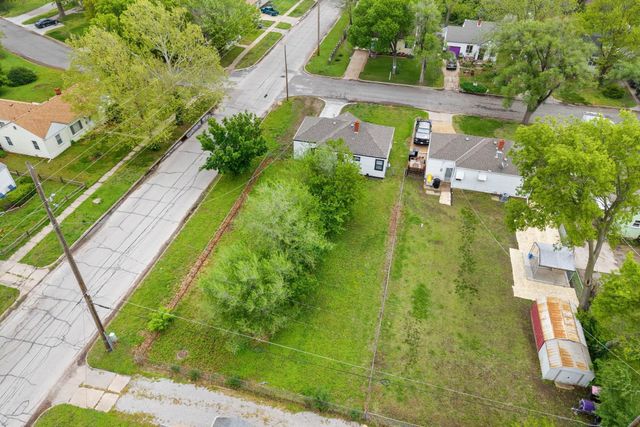 1861 N Litchfield St, Wichita, KS 67203