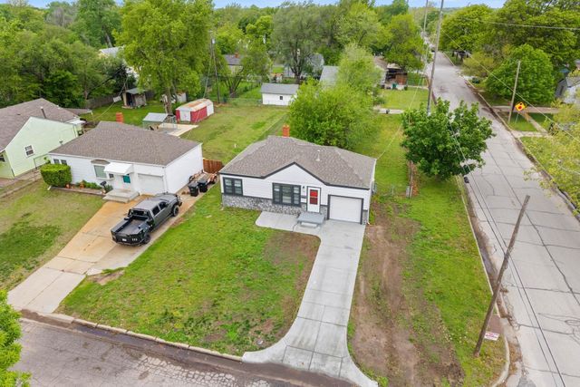 1861 N Litchfield St, Wichita, KS 67203