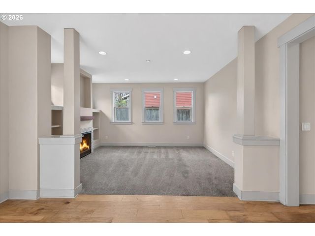 561 N DECLARATION Dr, Carlton, OR 97111