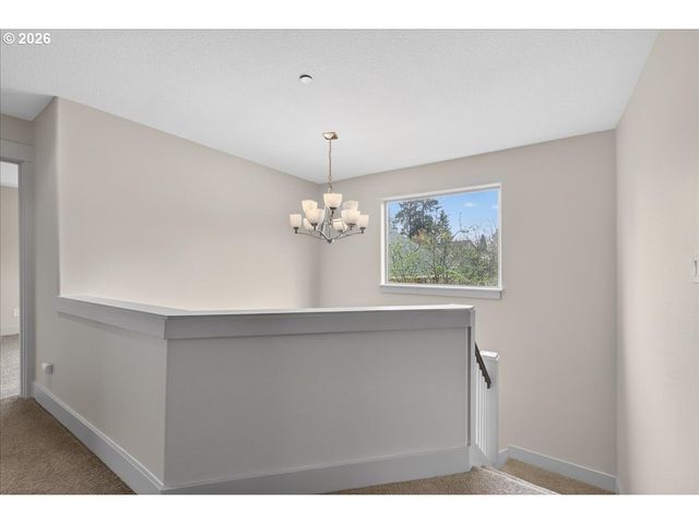 561 N DECLARATION Dr, Carlton, OR 97111