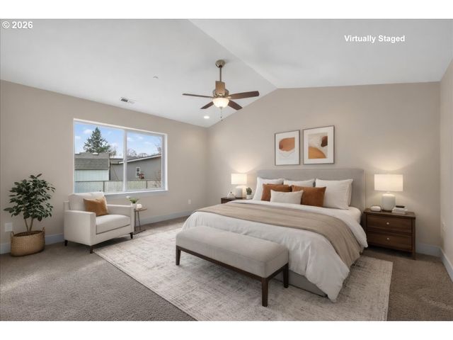 561 N DECLARATION Dr, Carlton, OR 97111