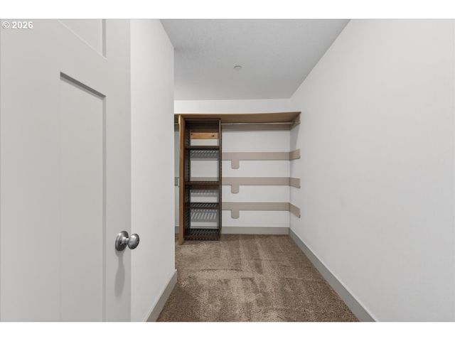 561 N DECLARATION Dr, Carlton, OR 97111