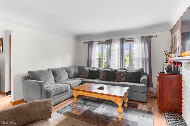 2922 Eldora Drive, Youngstown, OH 44511