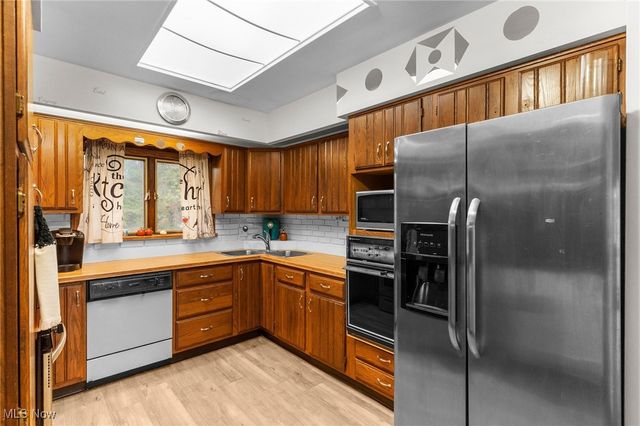 2922 Eldora Drive, Youngstown, OH 44511