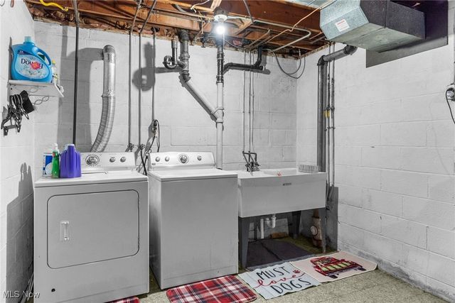 2922 Eldora Drive, Youngstown, OH 44511