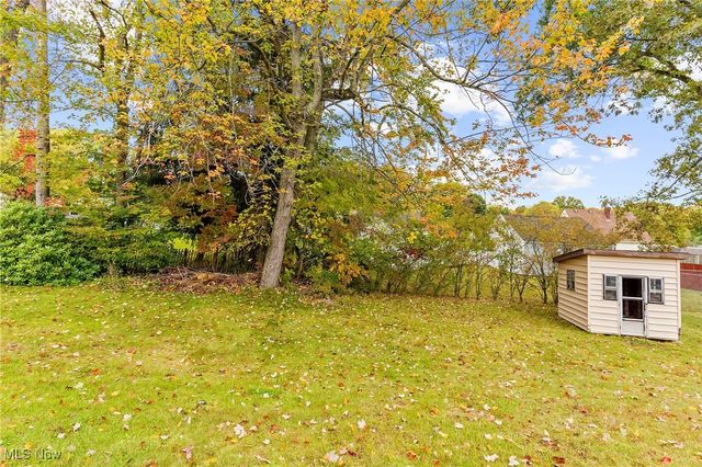 2922 Eldora Drive, Youngstown, OH 44511