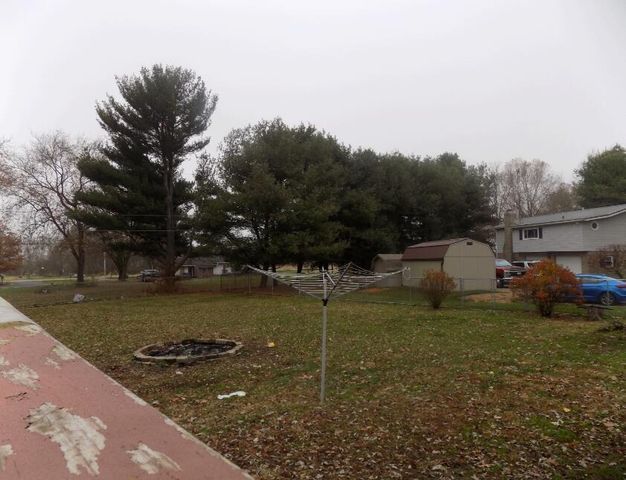 225 Pleasant Lee Drive, Heath, OH 43056