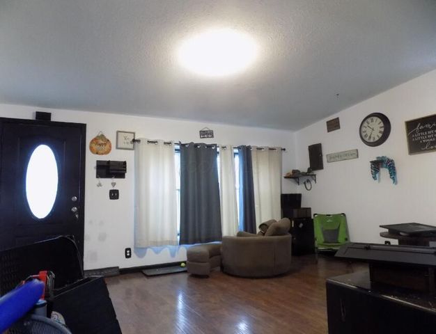 225 Pleasant Lee Drive, Heath, OH 43056