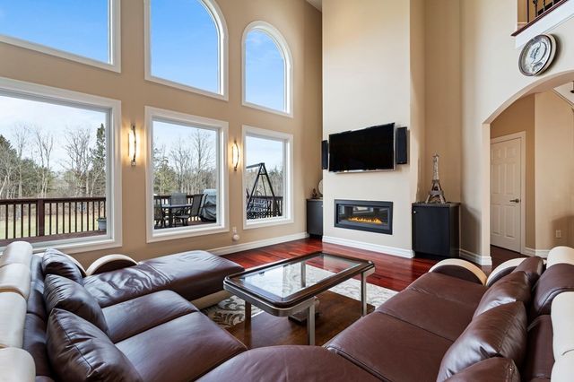 72 Tigerlily Ln, Lansing, NY 14850