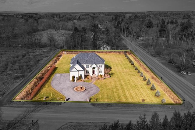 72 Tigerlily Ln, Lansing, NY 14850