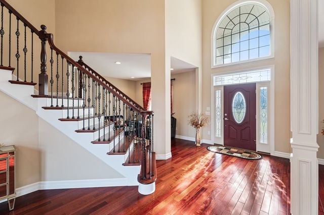 72 Tigerlily Ln, Lansing, NY 14850