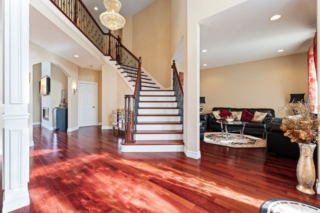 72 Tigerlily Ln, Lansing, NY 14850