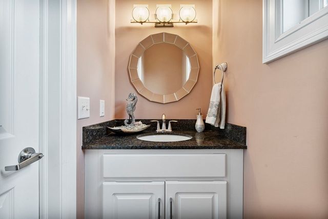 72 Tigerlily Ln, Lansing, NY 14850