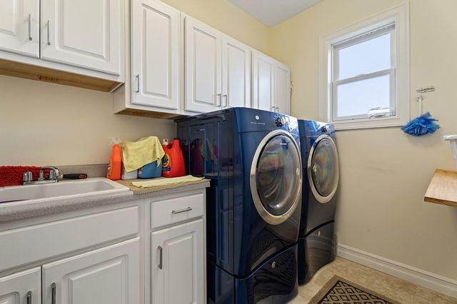 72 Tigerlily Ln, Lansing, NY 14850