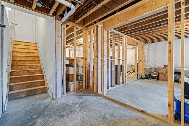 72 Tigerlily Ln, Lansing, NY 14850