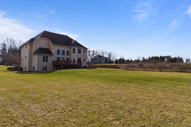 72 Tigerlily Ln, Lansing, NY 14850