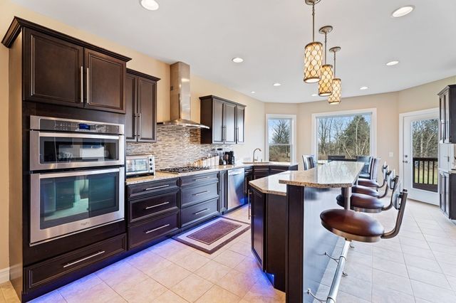 72 Tigerlily Ln, Lansing, NY 14850