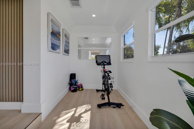 1451 NW 31st St, Miami, FL 33142