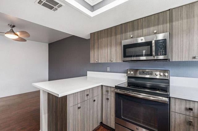 505 S Farrell Drive H49, Palm Springs, CA 92264