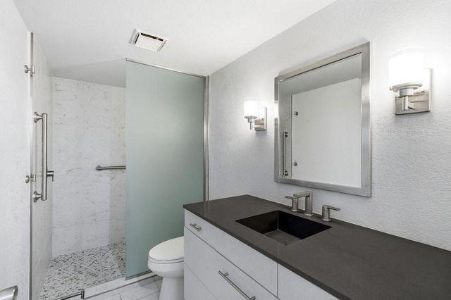 505 S Farrell Drive H49, Palm Springs, CA 92264