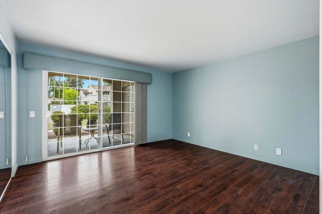 505 S Farrell Drive H49, Palm Springs, CA 92264