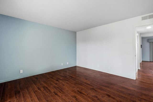 505 S Farrell Drive H49, Palm Springs, CA 92264