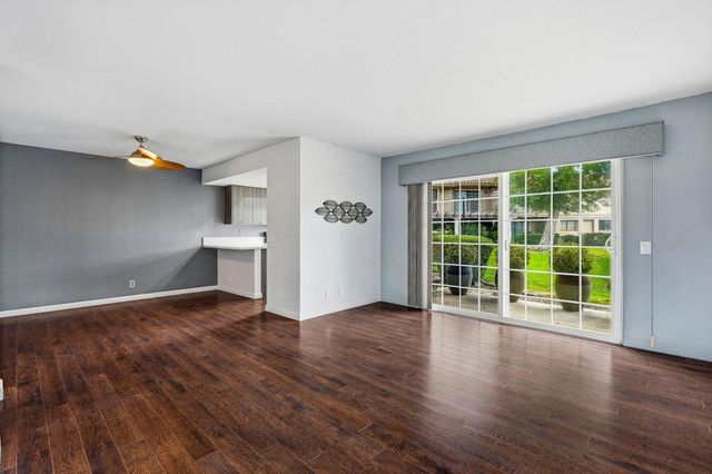 505 S Farrell Drive H49, Palm Springs, CA 92264