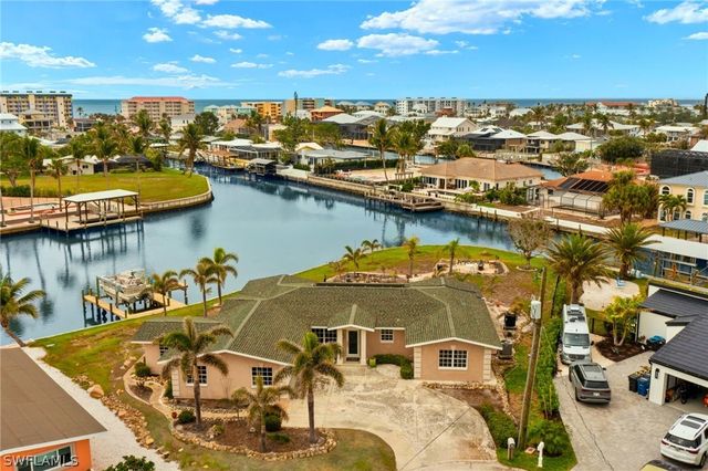 675 Randy LN, Fort Myers Beach, FL 33931