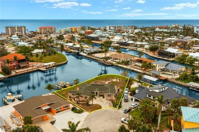 675 Randy LN, Fort Myers Beach, FL 33931