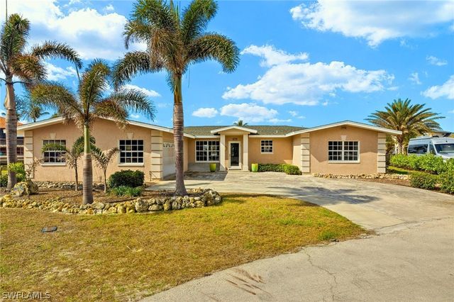 675 Randy LN, Fort Myers Beach, FL 33931