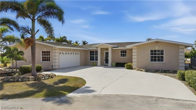 675 Randy LN, Fort Myers Beach, FL 33931
