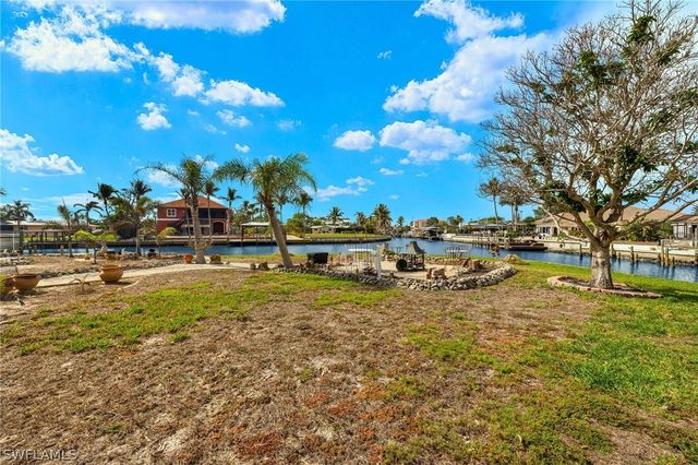 675 Randy LN, Fort Myers Beach, FL 33931