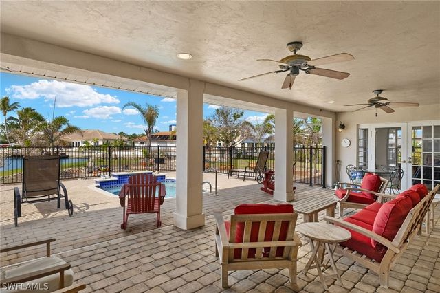 675 Randy LN, Fort Myers Beach, FL 33931