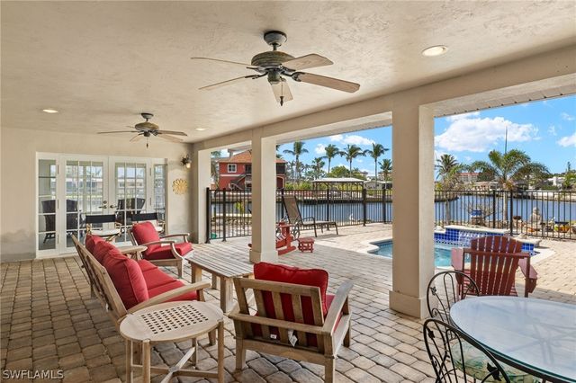 675 Randy LN, Fort Myers Beach, FL 33931