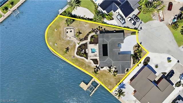 675 Randy LN, Fort Myers Beach, FL 33931