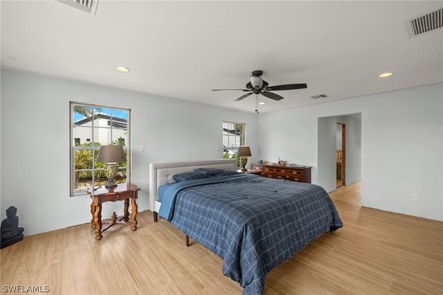 675 Randy LN, Fort Myers Beach, FL 33931