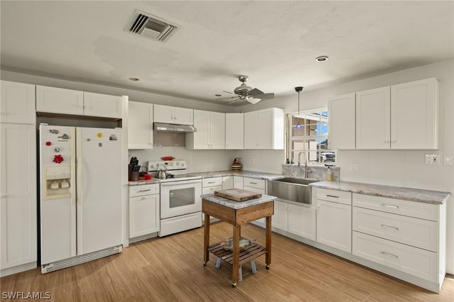 675 Randy LN, Fort Myers Beach, FL 33931