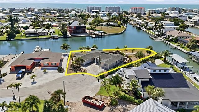 675 Randy LN, Fort Myers Beach, FL 33931