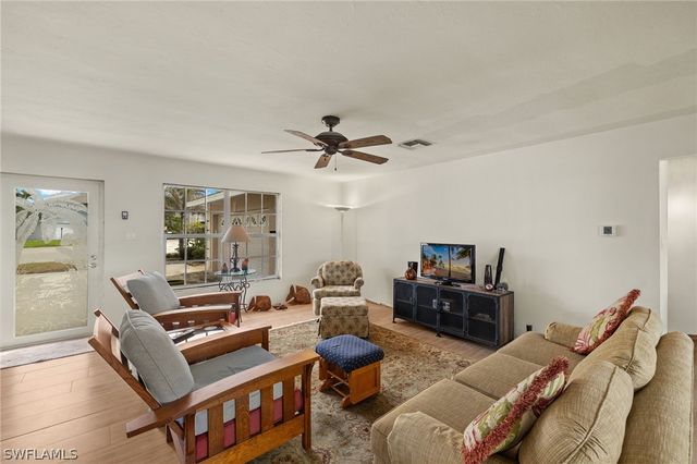 675 Randy LN, Fort Myers Beach, FL 33931