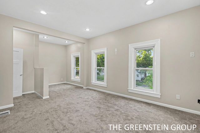 215 W Grove Street, Greenville, MI 48838